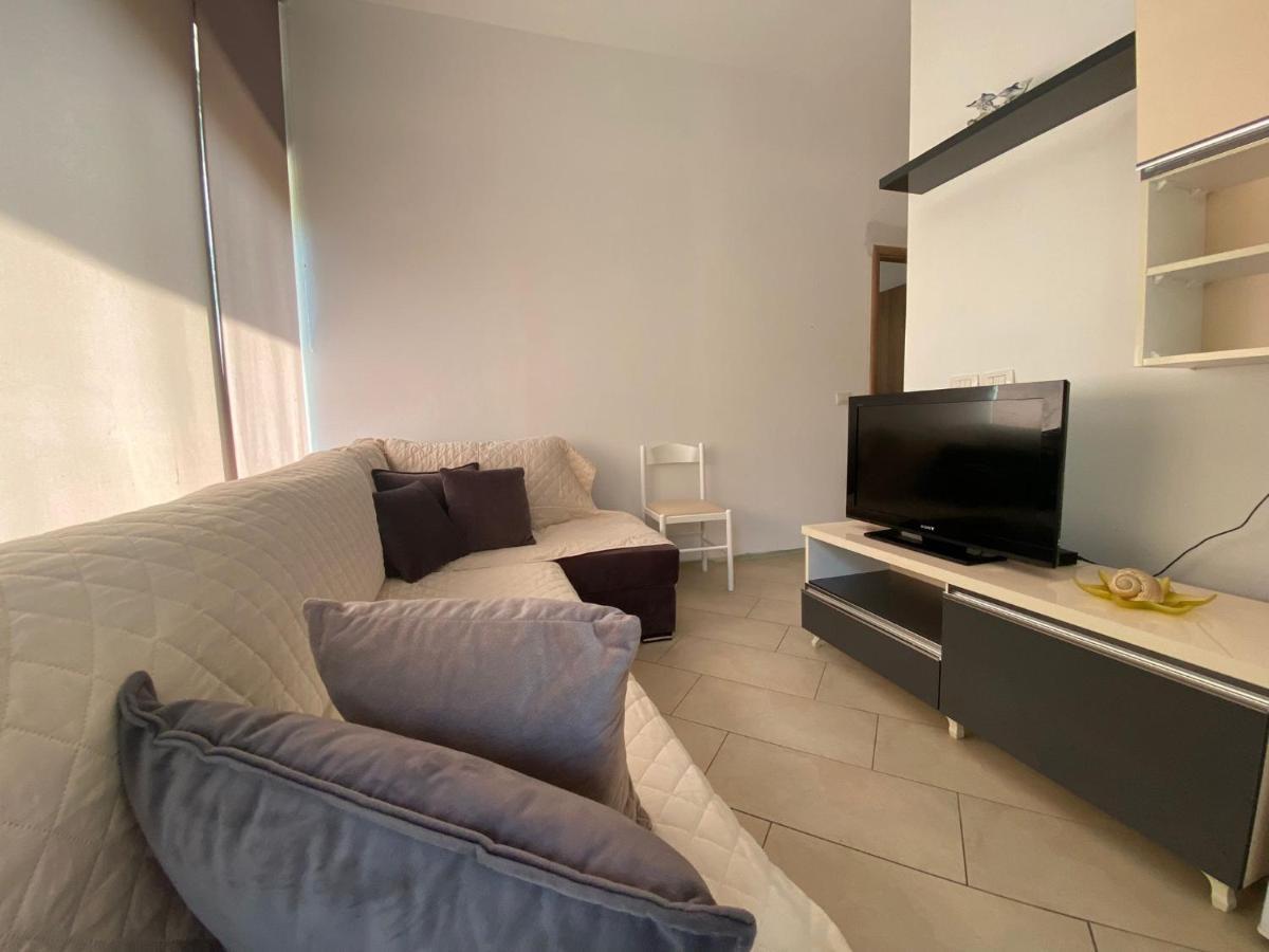 Eri Apartament Himare Exteriör bild